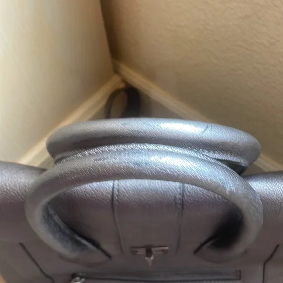 HENRI BENDEL | Silver Crome Bag - Picture 3 of 9